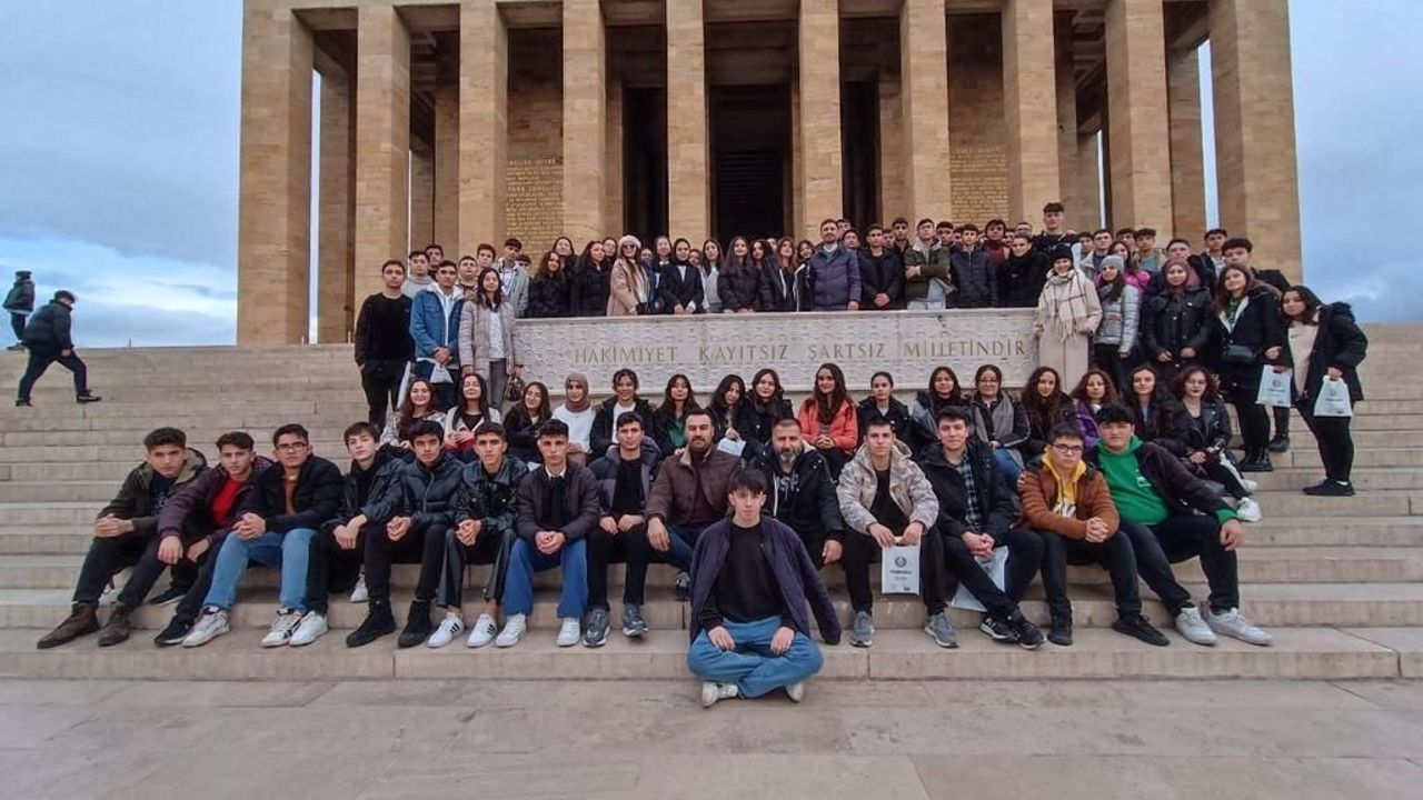 Tomarzalı öğrenciler Anıtkabir’i ziyaret etti