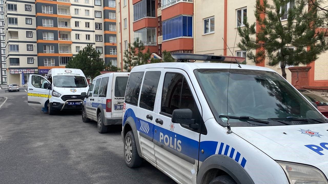 Kayseri'de şüpheli ölüm: Yalnız yaşayan adamı kız kardeşi ölü buldu