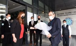 Koronayı yenen KTO Başkanı Ömer Gülsoy görevine başladı