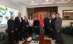 Başkan Yalçın Dünya 2.'si Şampiyonları Makamında Ağırladı