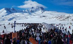 Erciyes hafta sonunda 30 bin turist ağırladı!