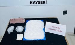 Yolcunun üzerinden 1 kilo uyuşturucu ele geçirildi