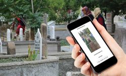 Kayseri'de sanal mezar ziyareti ile dua okuyorlar
