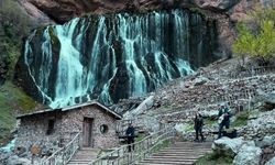 Öğretmenler, kadın kooperatifleri için şarkı besteledi