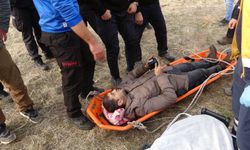 Kamp yaparken ayağını burkan şahıs vadiden güçlükle çıkartıldı