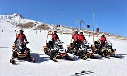 Kayakseverlerin imdadına JAK timleri yetişiyor
