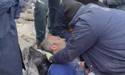 Kayseri'den deprem bölgesine giden ekipler hayat kurtarıyor