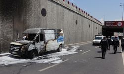 Seyir Halindeki Kamyonet Cayır Cayır Yandı