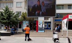 Belediye İşçisine Dev Ekranda Sürpriz!