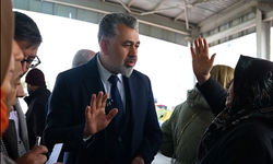 İYİ Parti Adayı Sedat Kılınç, Esenyurt'ta vatandaşların taleplerini dinledi