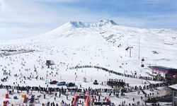 Erciyes Kayak Merkezi 2 buçuk ayda 2 milyon turiste ev sahipliği yaptı