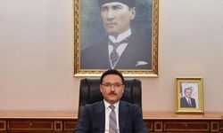 Kayseri Valisi Gökmen Çiçek Büyükşehir Belediye Başkanı Dr. Memduh Büyükkılıç'ı Tebrik Etti