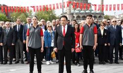 Kayseri'de 23 Nisan Coşkusu: Atatürk Büstüne Çelenk Sunma Töreni Düzenlendi
