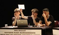 Kayseri'de Mesleki ve Teknik Anadolu Liseleri Bilgi Yarışması Heyecanı