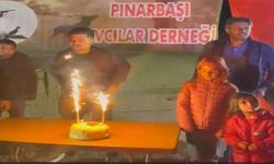 Pınarbaşı'ndaki Avcılar ve Muhtarlar Polislere Sürpriz Kutlama Düzenledi