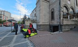 Minareye Çıkıp Canına Kıymaya Kalkıştı, Polis İkna Etti
