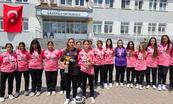 Kayseri’de okul bahçesinden Türkiye şampiyonalarına uzanan kız futbol takımı