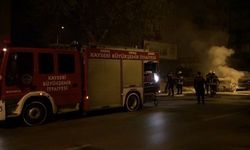Park halindeki lüks araç alev aldı