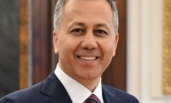 Bakan Yerlikaya: "Interpol ve Yeşil Bültenle Aranan 2 Şahıs Türkiye’de Yakalandı"