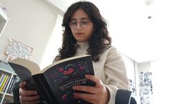 17 yaşındaki Eylül Yıldız ilk romanını yazdı