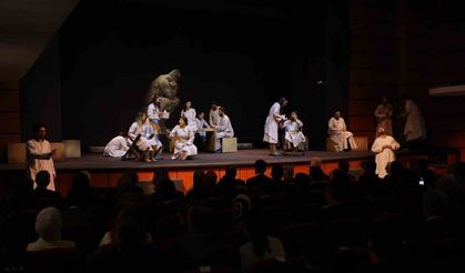 Kayseri Devlet Tiyatrosu muhteşem bir açılışla "perde" dedi