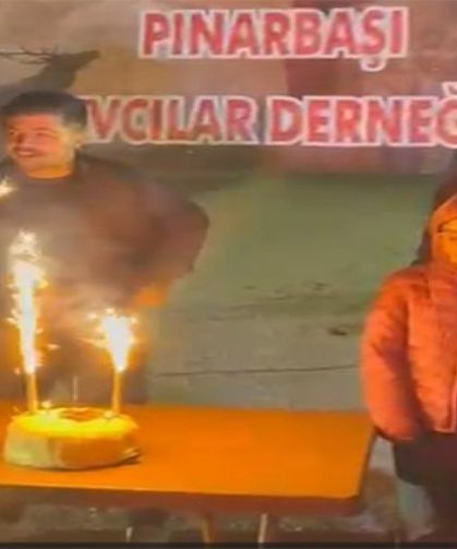 Pınarbaşı'ndaki Avcılar ve Muhtarlar Polislere Sürpriz Kutlama Düzenledi