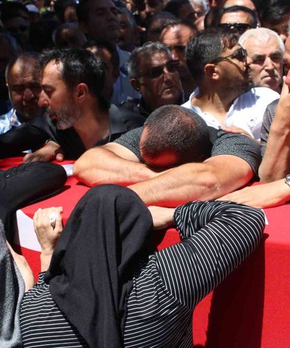 Şehit Uzman Çavuş Ümit Üzüm son yolculuğuna uğurlandı