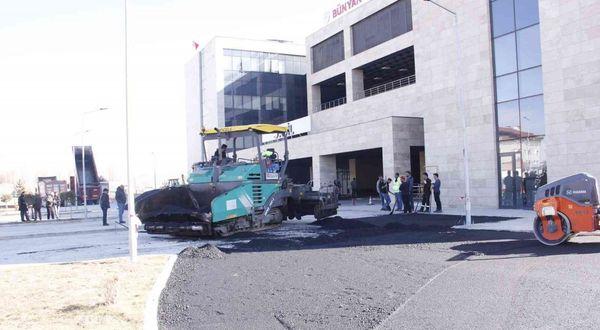 Bünyan’da asfalt çalışmaları hız kesmeden devam ediyor
