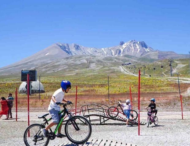 Erciyes’te bisiklet ve aktivite parkı sezonu açıldı