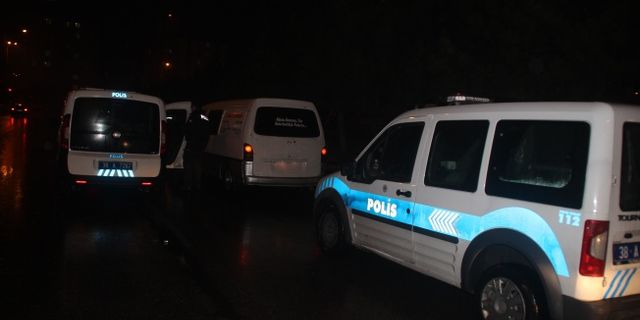 Polisin ‘dur’ ihtarına uymayan plakasız araçta farklı plakalar çıktı!