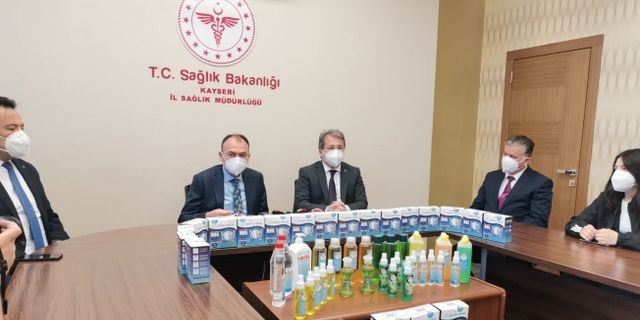 Öğrencilerden Sağlık Müdürlüğü’ne 20 bin N95 maske