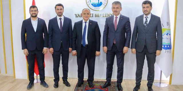 Başkan Çopuroğlu’ndan Yahyalı Belediyesi’ne ziyaret