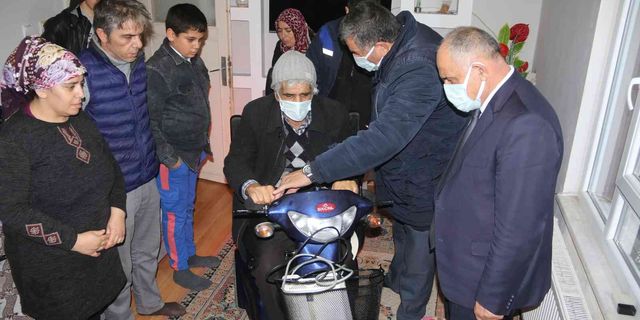 Başkan Öztürk’ten engelli vatandaş kandil sürprizi