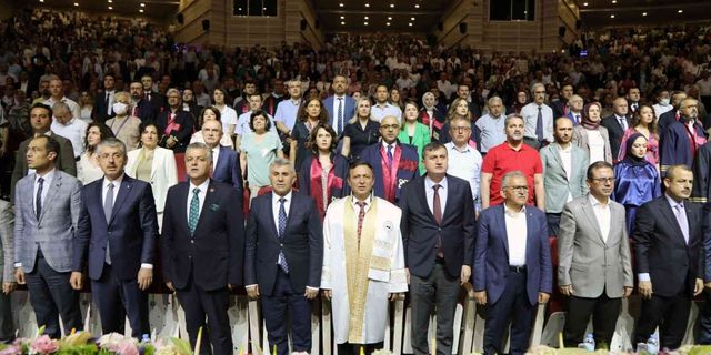 ERÜ Tıp Fakültesi 48. dönem mezunlarını verdi