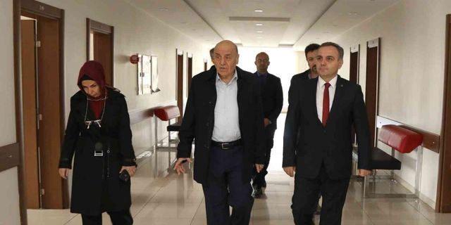 ERÜ Rektörü Altun, Hasta Yakınları Misafirhanelerini Ziyaret Etti
