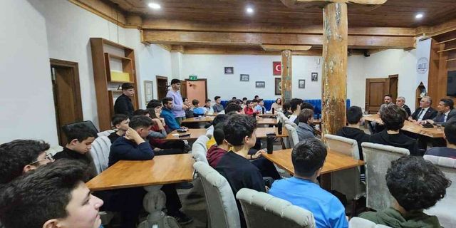 ’Kariyer Günleri’ne Milli eğitim Müdürü Konuk Oldu