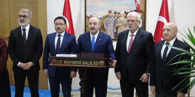 Mustafa Varank, Vali Gökmen Çiçek'i ziyaret etti