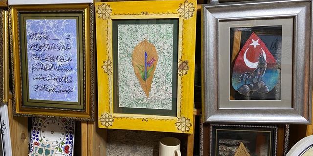 25 yıldır kaligrafi sanatı yapıyor