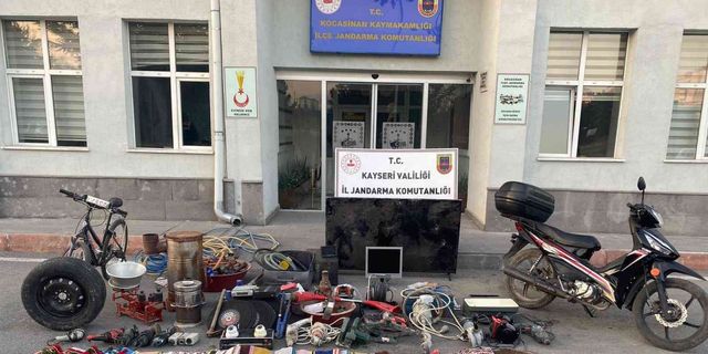 Bağ evinden hırsızlık yapan şüpheliler yakalandı