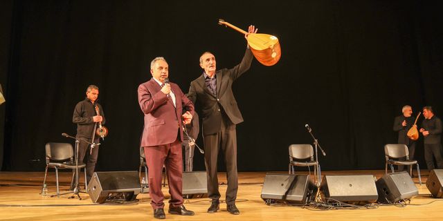 Cengiz Özkan ile türkü şöleni yaşandı