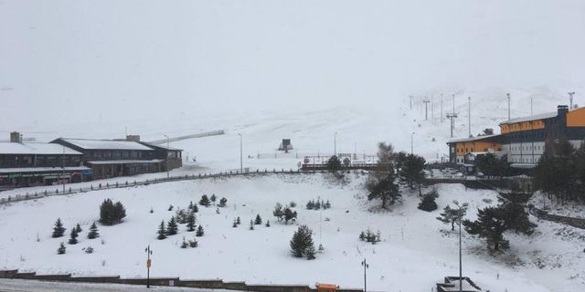 Erciyes Beyaza Büründü