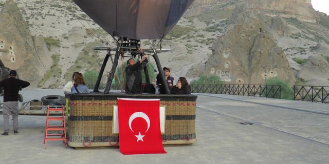 Soğanlı’da Balonlar 19 Mayıs İçin Türk Bayraklarıyla Havalandı
