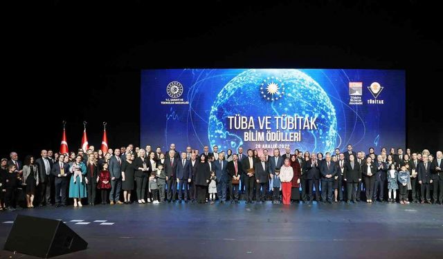 ERÜ Öğretim Üyeleri TÜBA Bilim Ödüllerini Aldı
