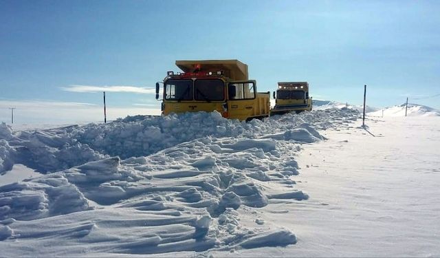8 ilçede yoğun kar dolayısıyla kapanan yollar açıldı