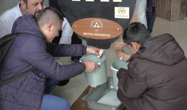Özel çocuklar süt sağdı