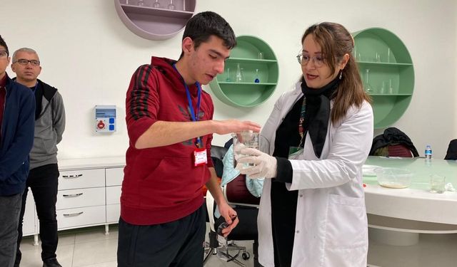 Özel öğrenciler hem bilim öğrendi hem eğlendi