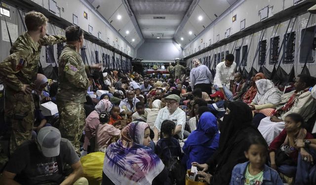 Binlerce Sudanlı Tahliye İçin Bekliyor