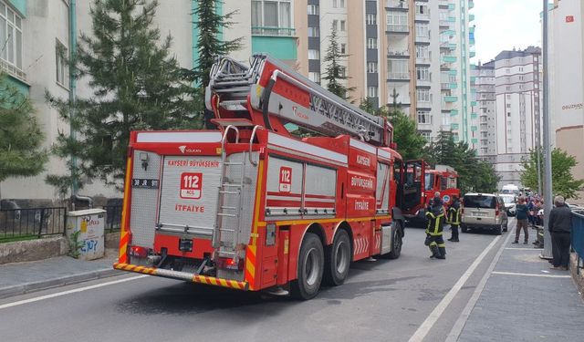 14 Katlı Binada Çıkan Yangında 1 Kişi Yaralandı