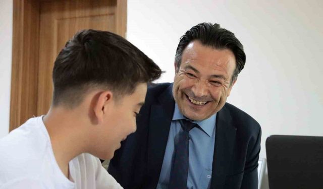 Öğretmenler öğrencilerin geleceği için mesaide