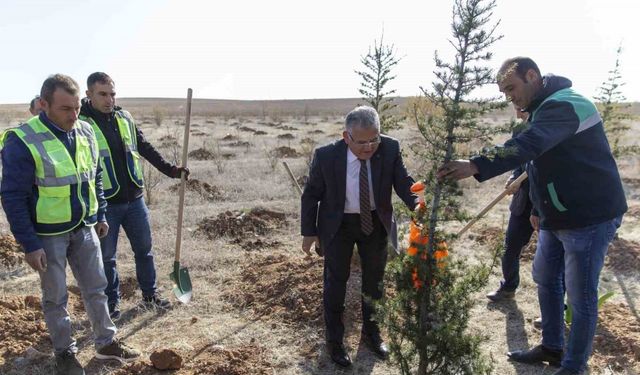 Başkan Büyükkılıç ile Kayseri’de 5 yılda 549 bin 735 adet ağaç ve çalı toprakla buluştu